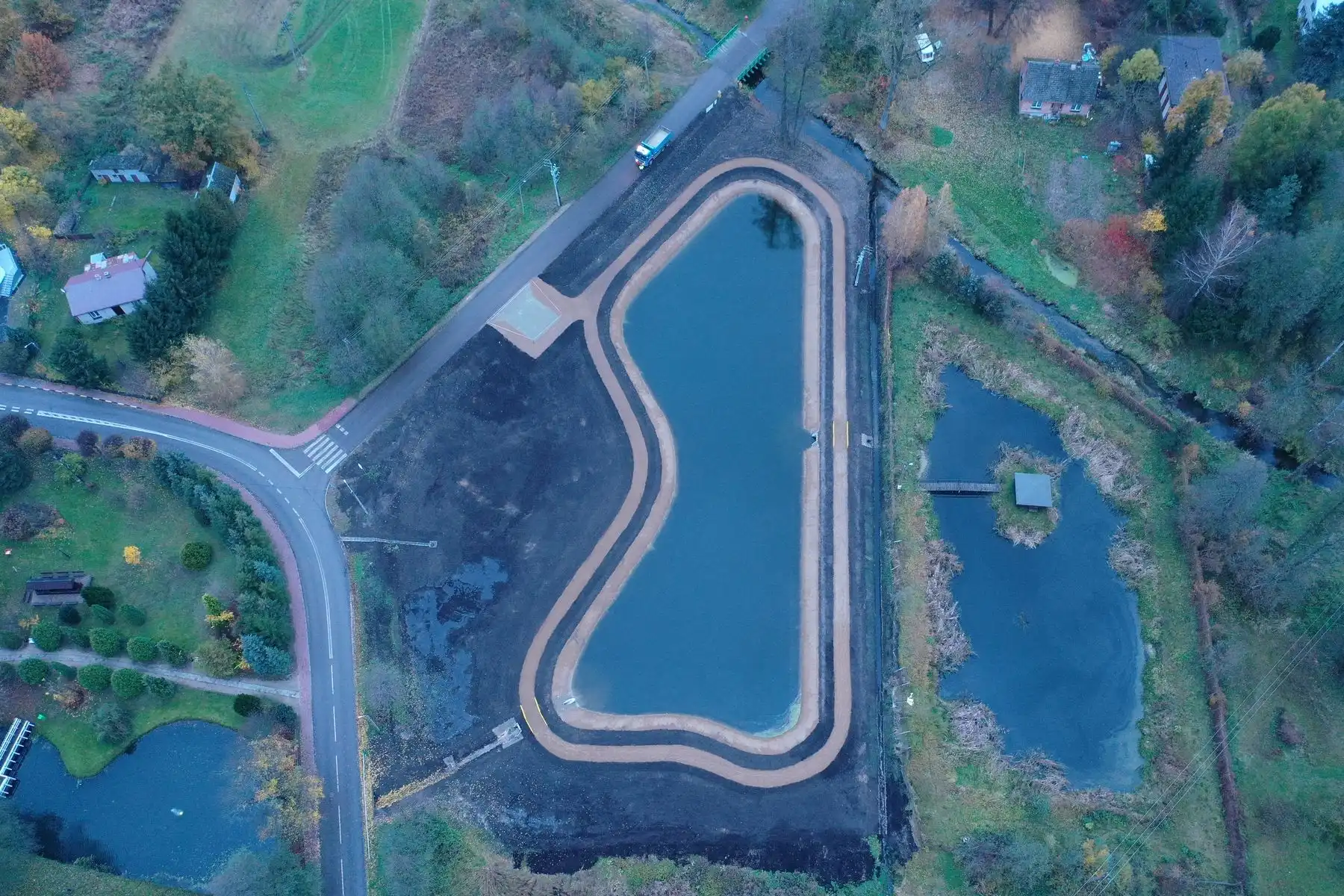 BUDOWA ZBIORNIKA WODNEGO W MIEJSCOWOŚCI DŁUGOSIODŁO, GMINA DŁUGOSIODŁO - po