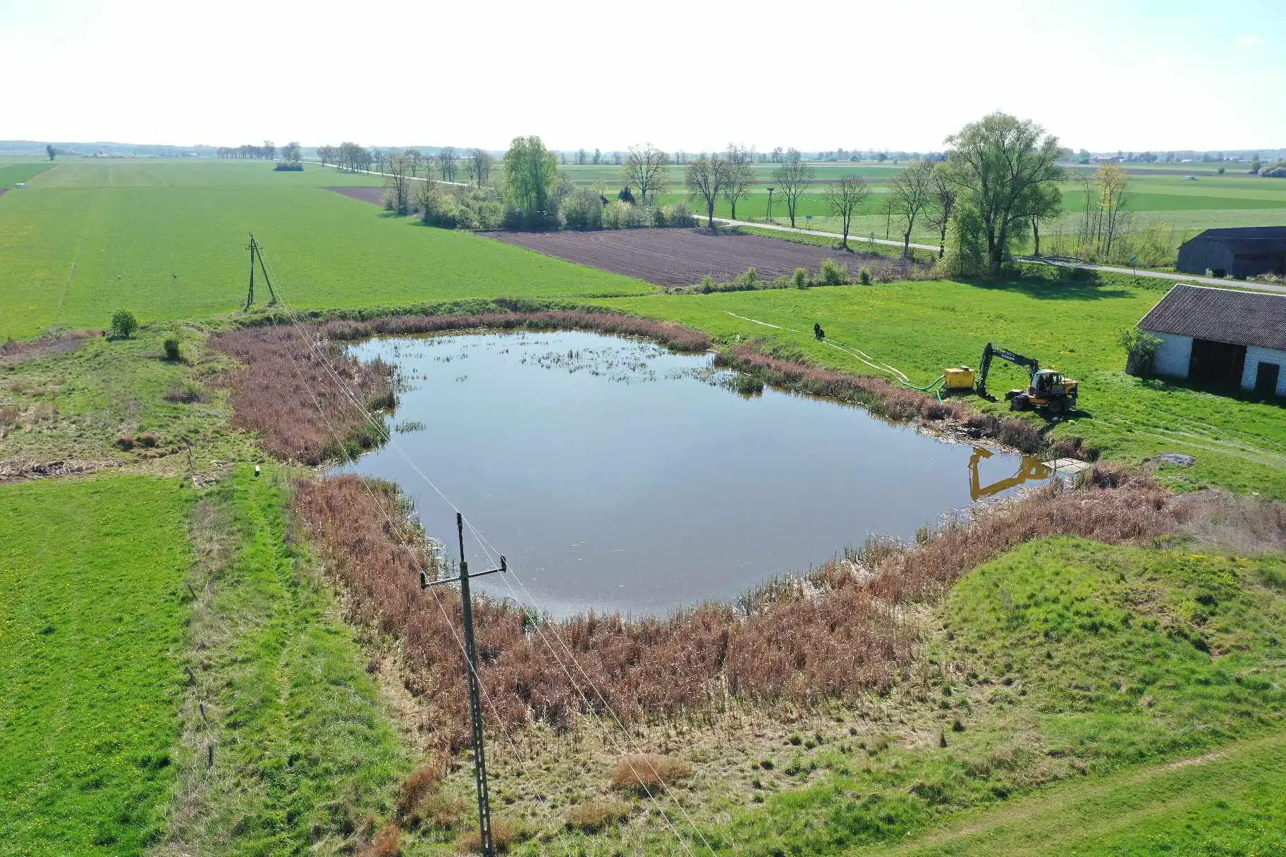 PRZEBUDOWA  - RENOWACJA ZBIORNIKA WODNEGO W MIEJSCOWOŚCI RZĘGNOWO, GMINA DZIERZGOWO - przed
