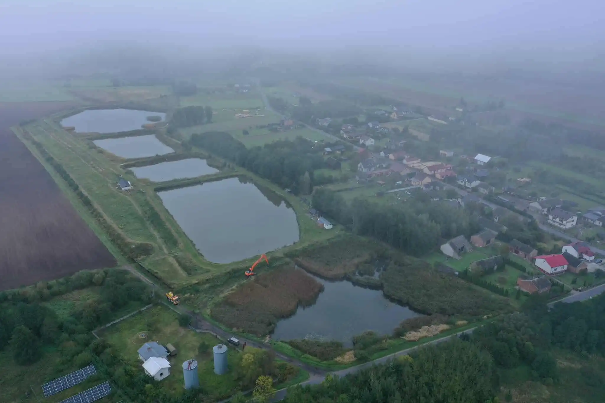 Przebudowa zbiornika wodnego w Szczukocicach, Gmina Gorzkowice - przed
