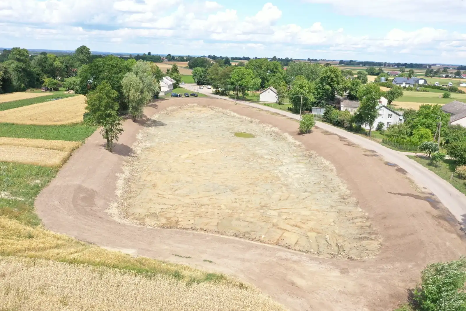 Czyszczenie stawu i zagospodarowanie terenu wokół stawu w miejscowości Koziczyn, Gmina Regimin - po